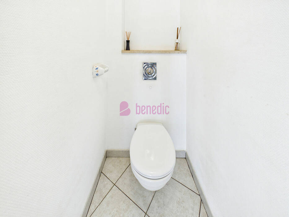 60833364m - Attribut alt par défaut.