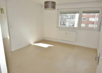 39904638b - Attribut alt par défaut.