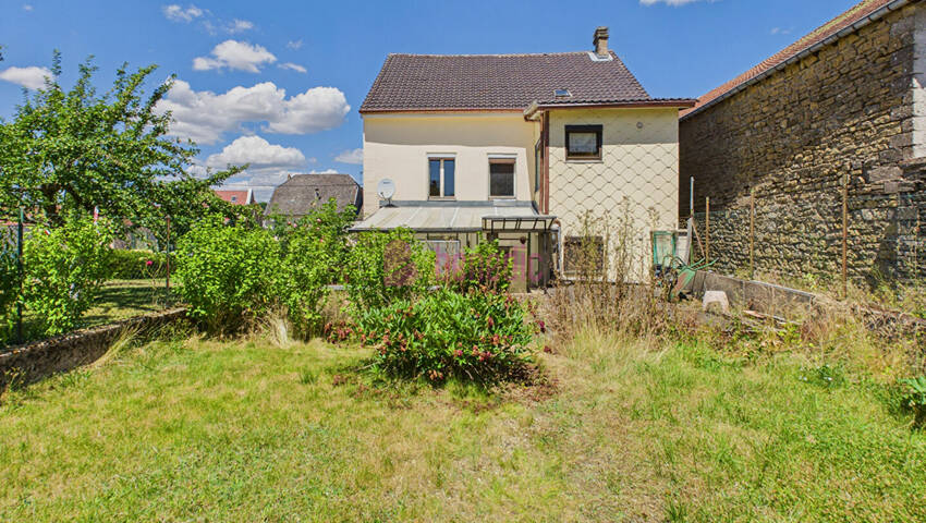 60807526b - Attribut alt par défaut.