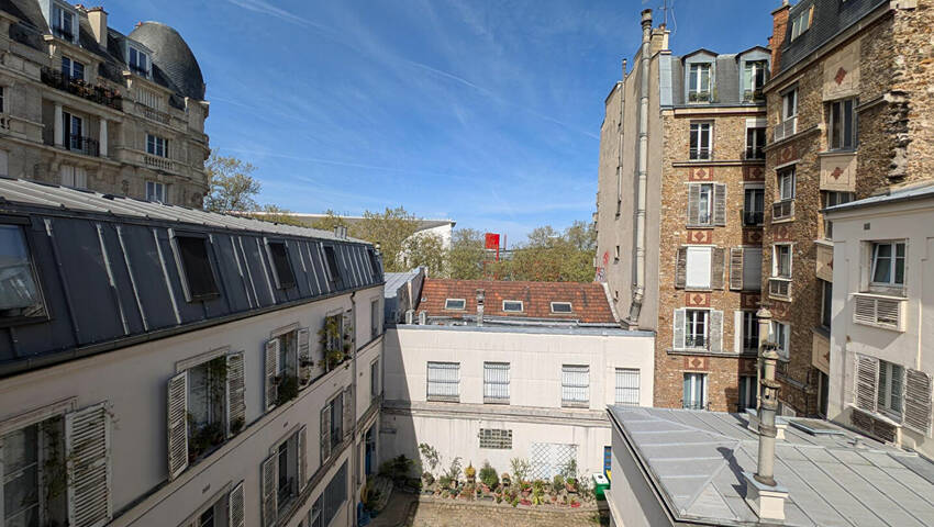 60927315b - Attribut alt par défaut.