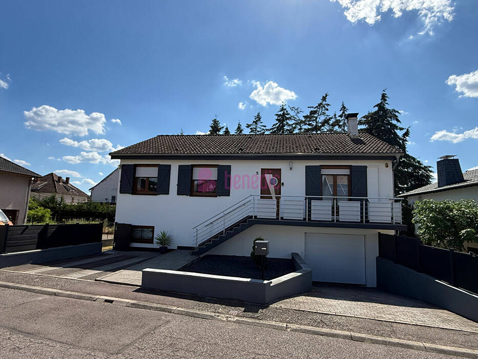 61283834b - Attribut alt par défaut.