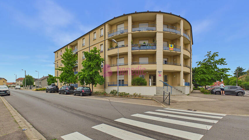 61283899a - Attribut alt par défaut.