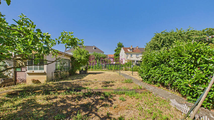 61508821c - Attribut alt par défaut.