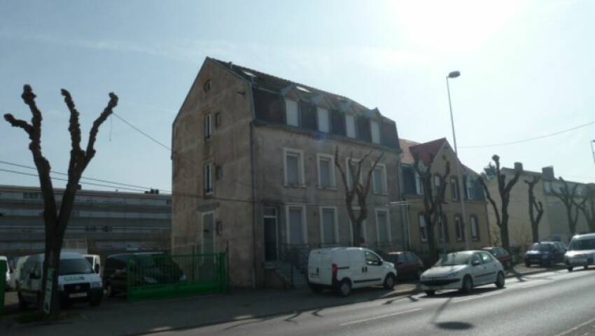 5196507d - Attribut alt par défaut.