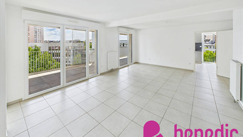 31052846b - Attribut alt par défaut.