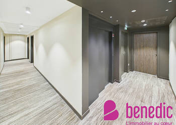 31052846c - Attribut alt par défaut.