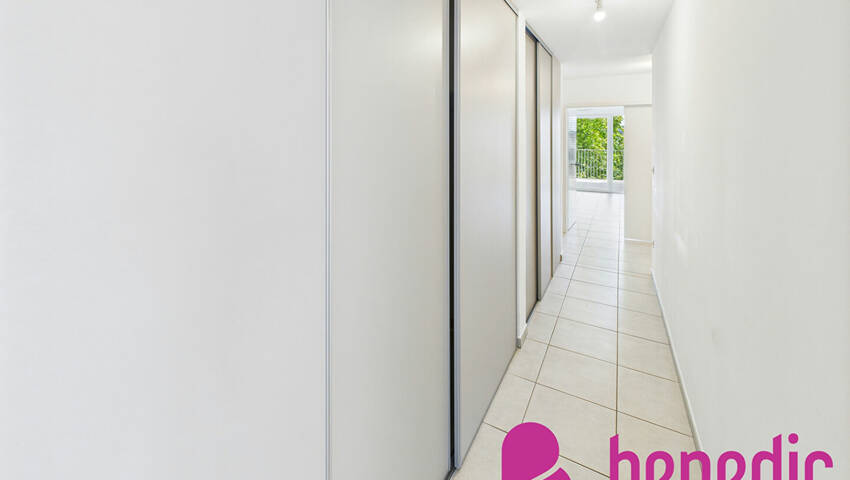 31052846g - Attribut alt par défaut.