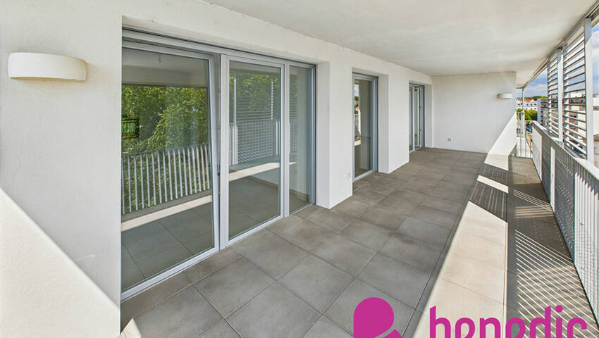 31052846k - Attribut alt par défaut.