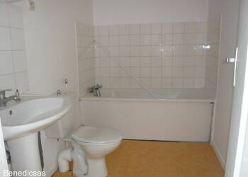 4253807b - Attribut alt par défaut.