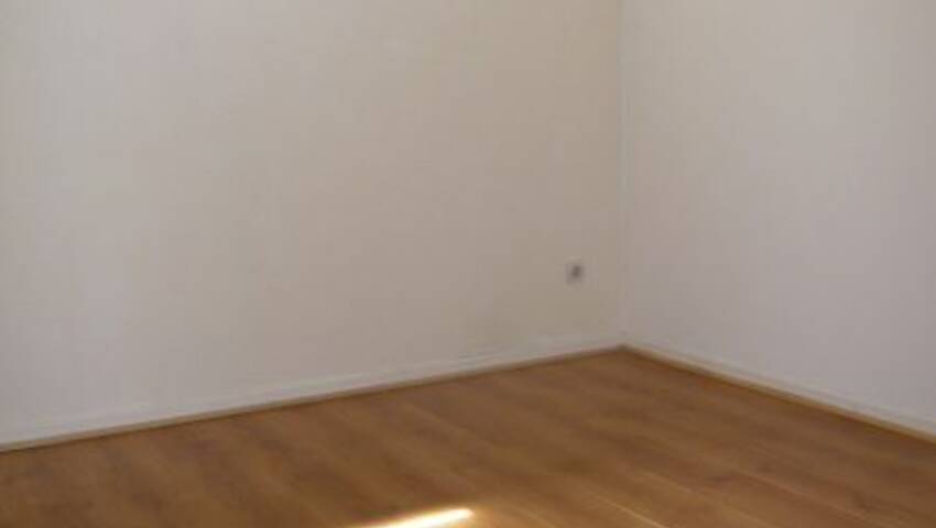 4253807c - Attribut alt par défaut.