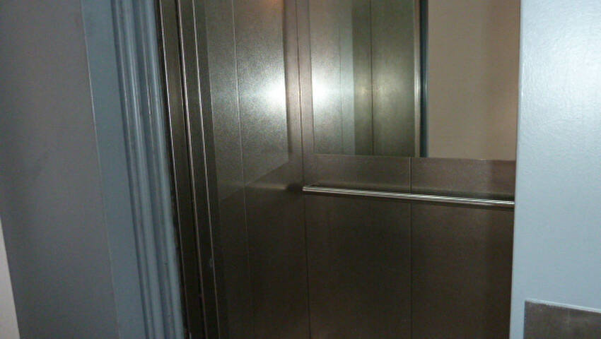 4253807k - Attribut alt par défaut.