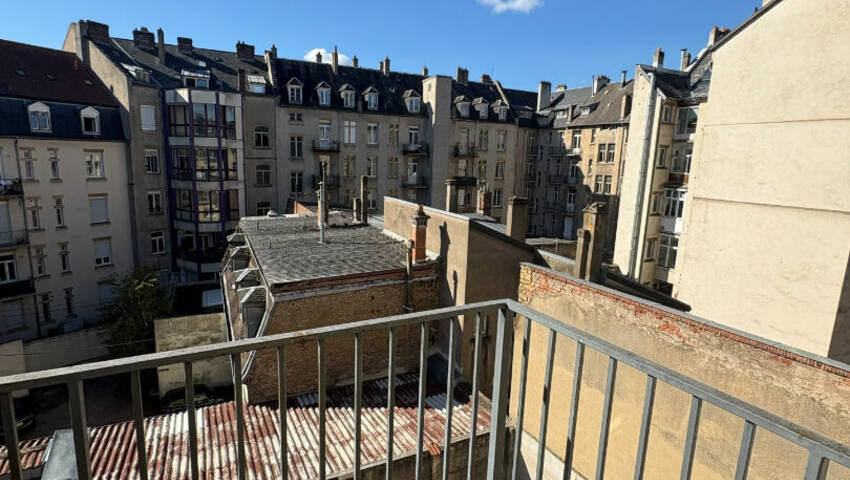 61635421a - Attribut alt par défaut.