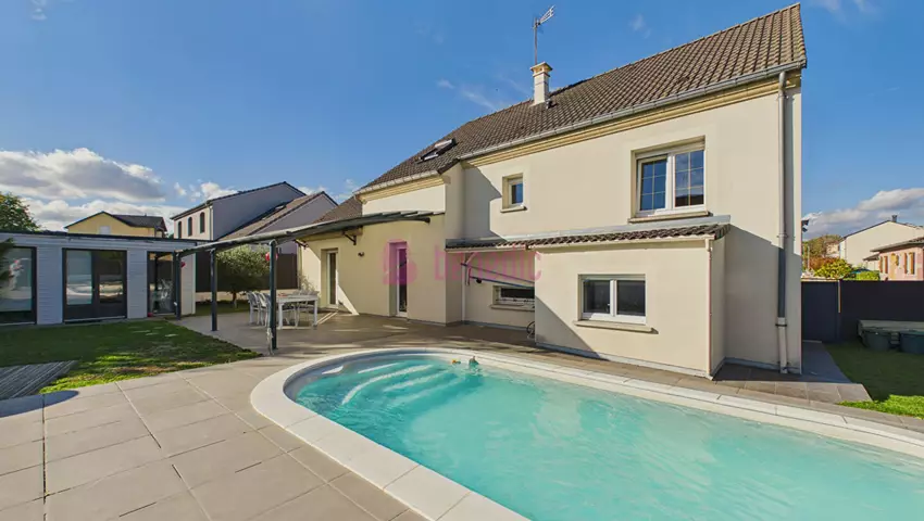 Maison 6 pièces 140 m² · à Trieux · 140 m² · 449 000 €