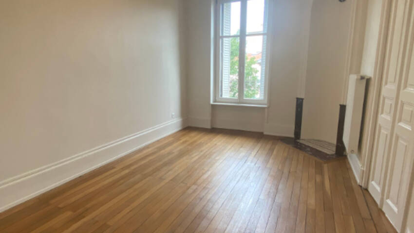 27281301c - Attribut alt par défaut.