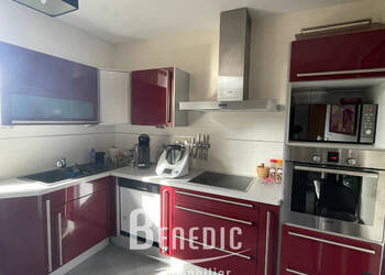 37932918b - Attribut alt par défaut.