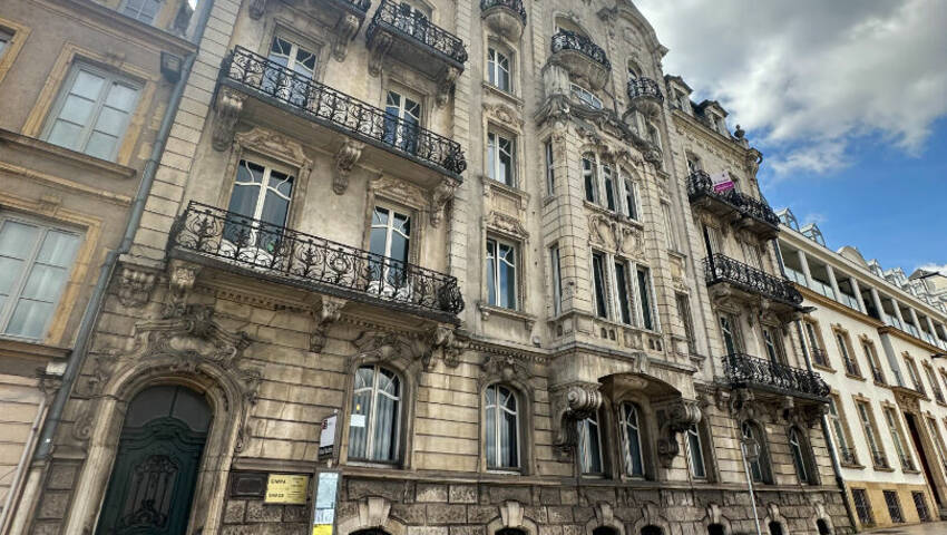 18305369l - Attribut alt par défaut.