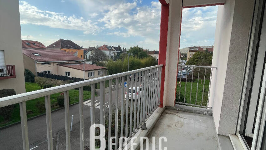 4253695b - Attribut alt par défaut.