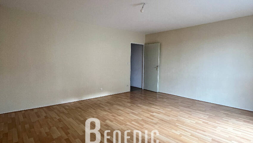 4253695c - Attribut alt par défaut.