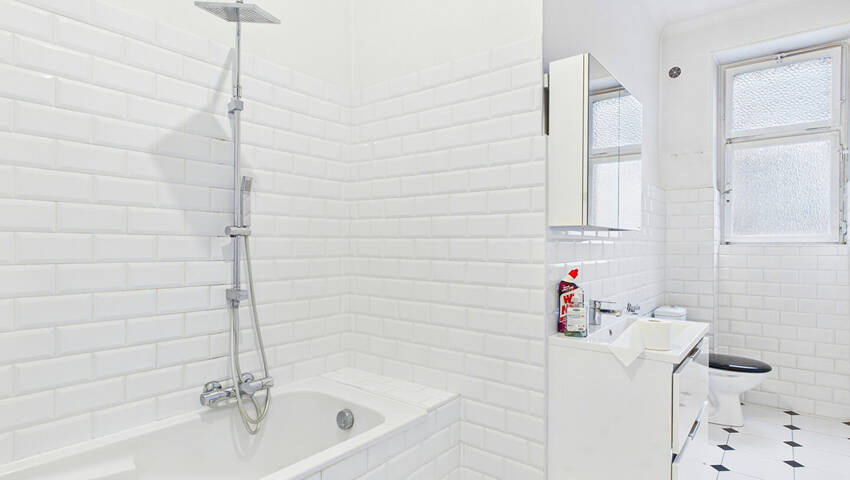 4255332r - Attribut alt par défaut.