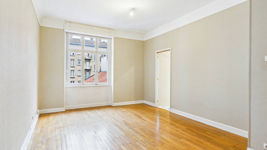 4255332f - Attribut alt par défaut.