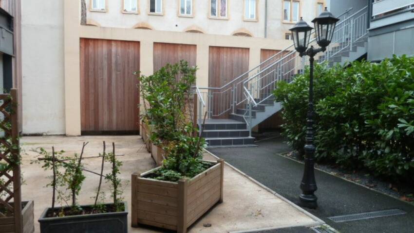 7580757b - Attribut alt par défaut.