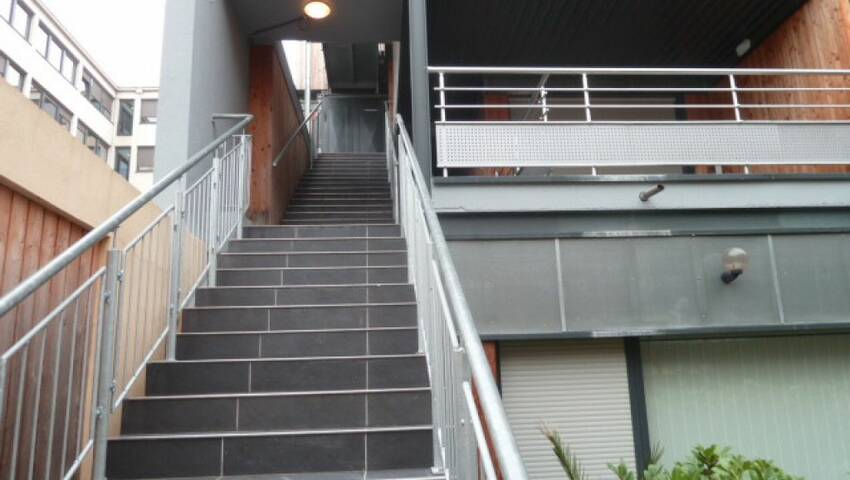 7580757c - Attribut alt par défaut.