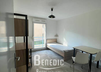 34593669a - Attribut alt par défaut.