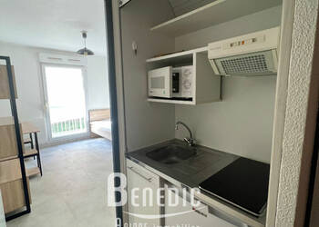 34593669c - Attribut alt par défaut.