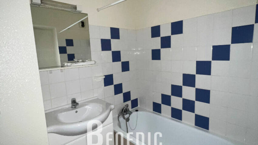 34593669d - Attribut alt par défaut.