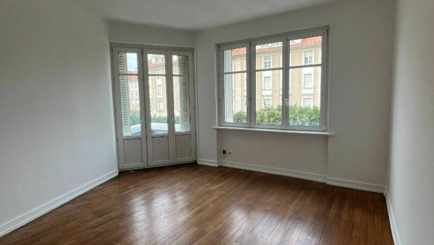 4255796a - Attribut alt par défaut.