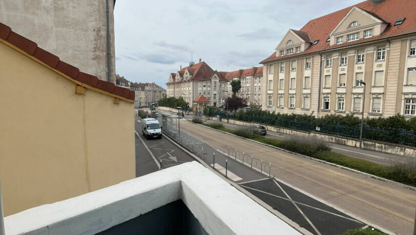 4255796c - Attribut alt par défaut.