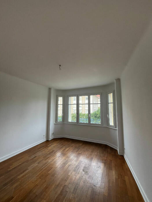 4255796d - Attribut alt par défaut.