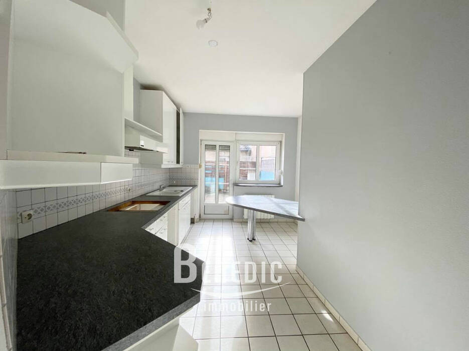 41089220c - Attribut alt par défaut.