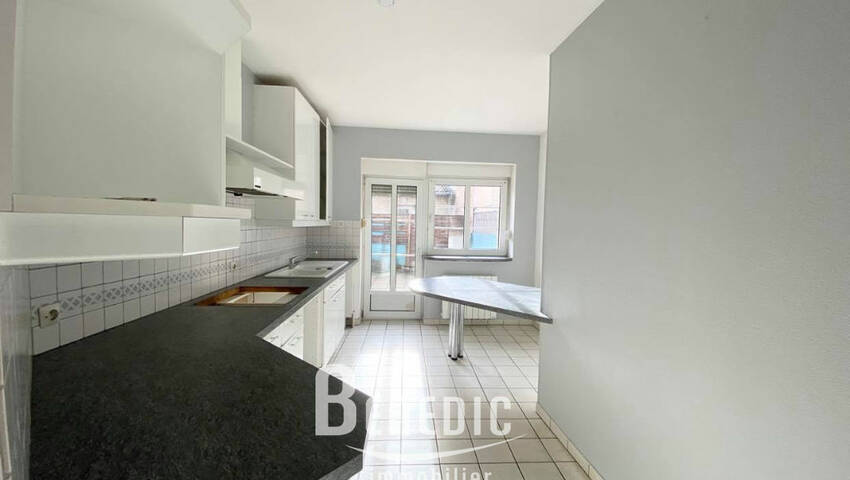 41089220c - Attribut alt par défaut.