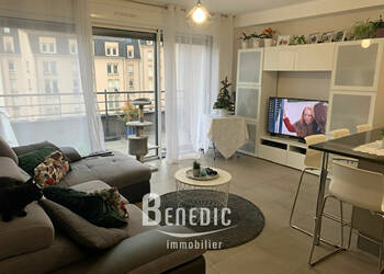 16042693a - Attribut alt par défaut.