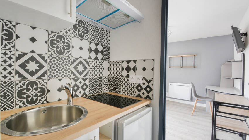 30963198a - Attribut alt par défaut.