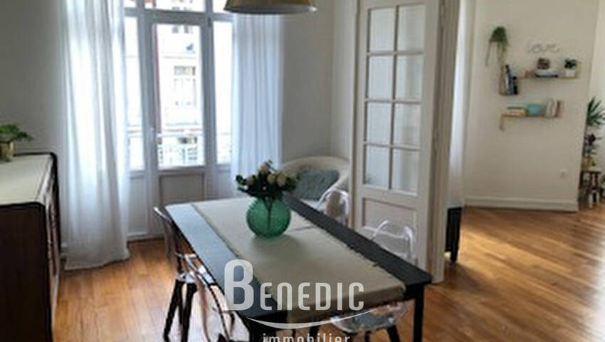 4246282a - Attribut alt par défaut.