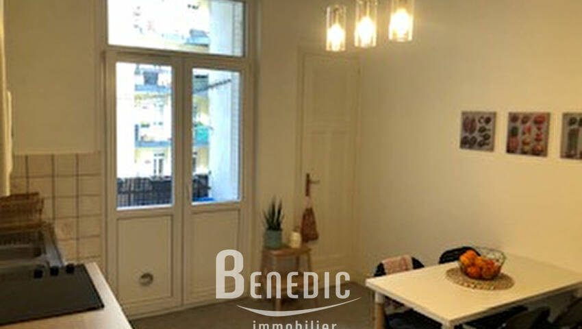 4246282g - Attribut alt par défaut.