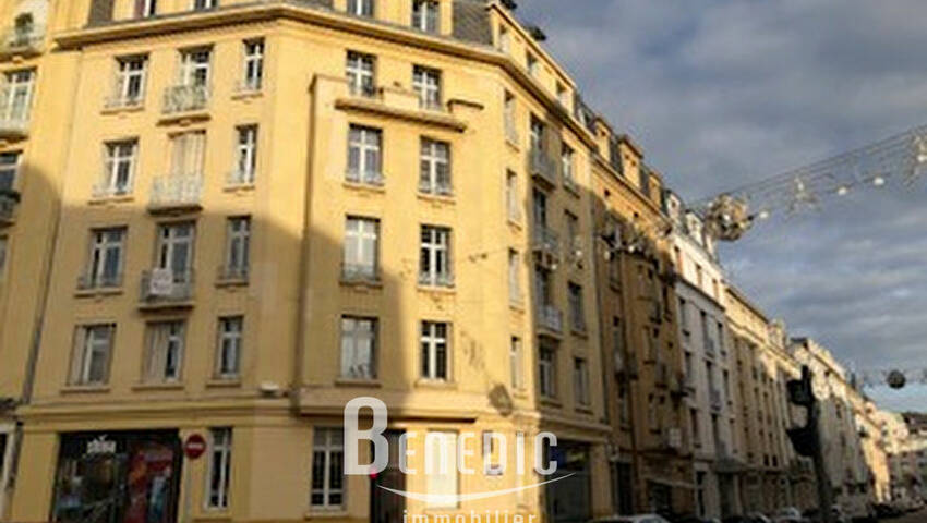 4246282m - Attribut alt par défaut.