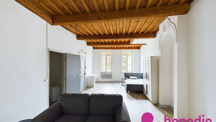 4254188b - Attribut alt par défaut.