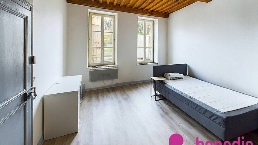 4254188c - Attribut alt par défaut.