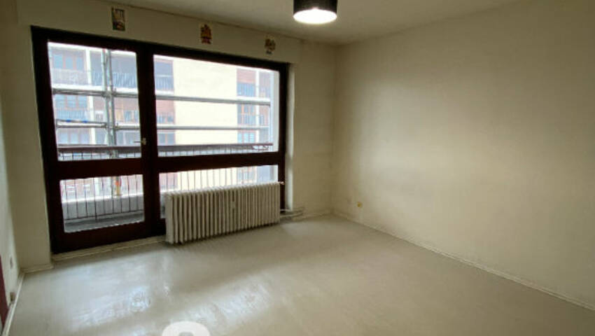 4253748a - Attribut alt par défaut.