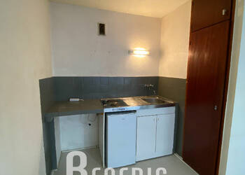 4253748c - Attribut alt par défaut.