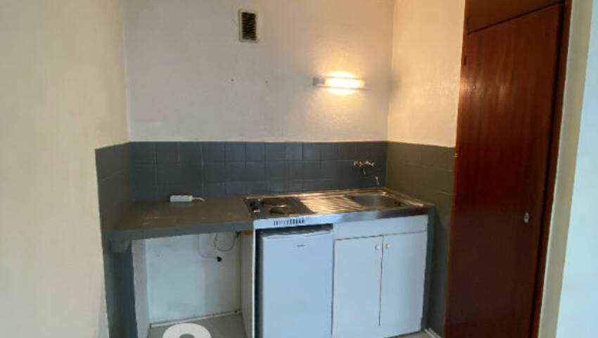 4253748c - Attribut alt par défaut.