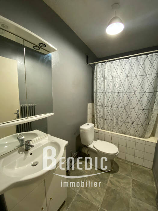 4253748d - Attribut alt par défaut.