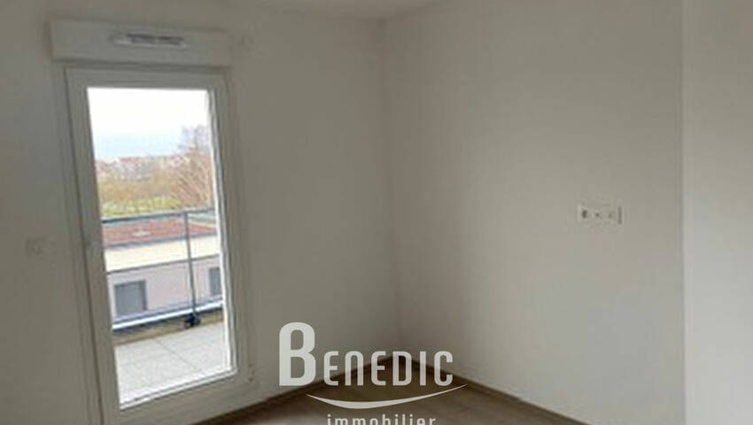 42246508g - Attribut alt par défaut.