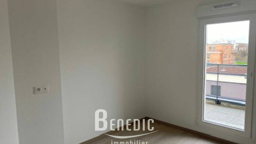 42180753f - Attribut alt par défaut.