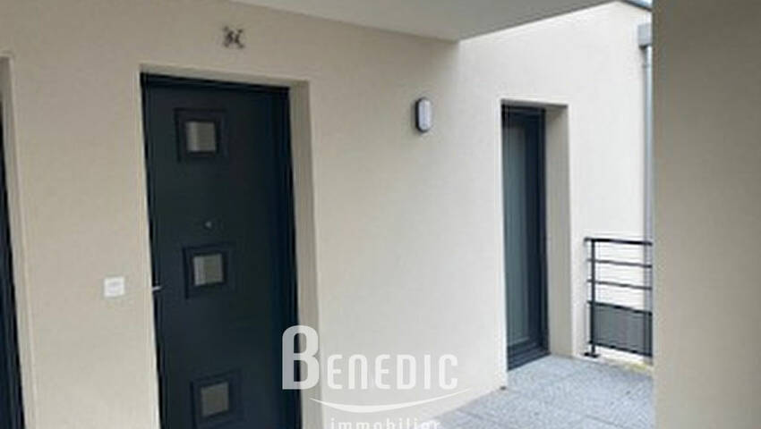 42180753m - Attribut alt par défaut.