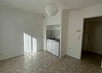 43832641a - Attribut alt par défaut.