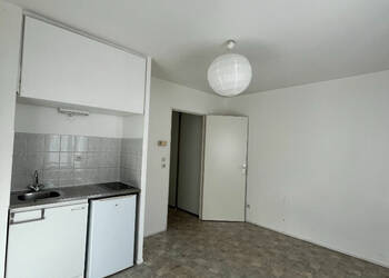 43832641b - Attribut alt par défaut.